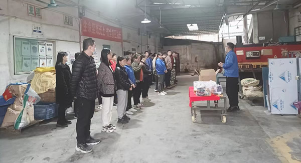 用心去孝敬，用愛(ài)去感恩--孝心無(wú)疆，愛(ài)滿廣有|廣有五金&東莞合頁(yè)